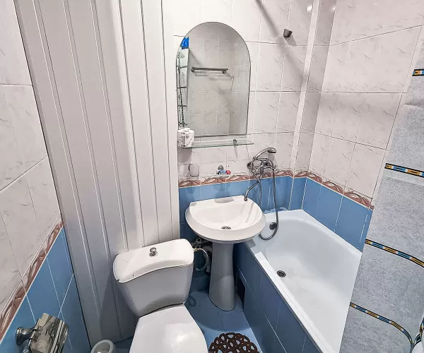 Двухместный однокомнатный номер Стандарт 1-й категории в 1 корпусе в санатории «Здоровье» в г. Железноводске - фотография