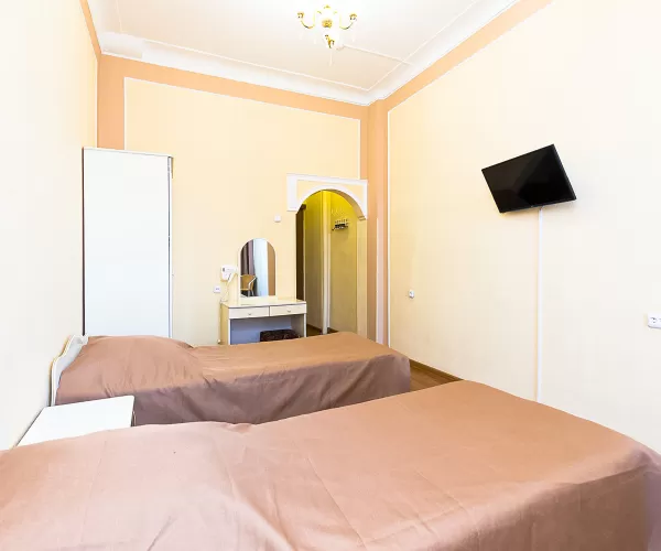 Двухместный однокомнатный номер Стандарт 1-й категории в 1 корпусе в санатории «Здоровье» в г. Железноводске - фотография