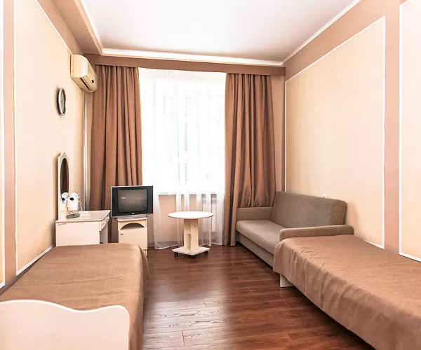 Двухместный однокомнатный номер Стандарт 1-й категории в 1 корпусе в санатории «Здоровье» в г. Железноводске - фотография