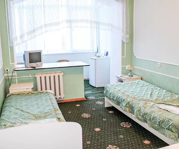 Двухместный однокомнатный номер Стандарт 2-й категории в 1 корпусе в санатории «Здоровье» в г. Железноводске - фотография