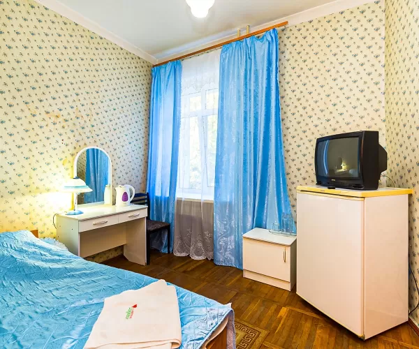 Одноместный однокомнатный номер Стандарт 3-й категории во 2 корпусе в санатории «Здоровье» в г. Железноводске - фотография