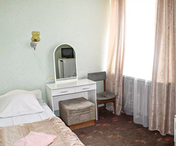 Одноместный однокомнатный номер Стандарт 3-й категории во 2 корпусе в санатории «Здоровье» в г. Железноводске - фотография