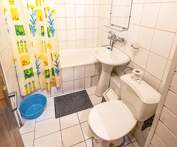 Двухместный двухкомнатный номер Стандарт 3-й категории во 2 корпусе в санатории «Здоровье» в г. Железноводске - фотография