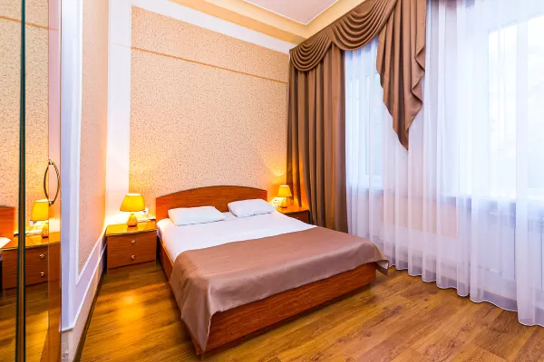 Двухместный двухкомнатный номер Стандарт в 1 корпусе в санатории «Здоровье» в г. Железноводске - фотография