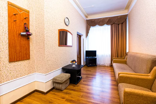 Двухместный двухкомнатный номер Стандарт в 1 корпусе в санатории «Здоровье» в г. Железноводске - фотография