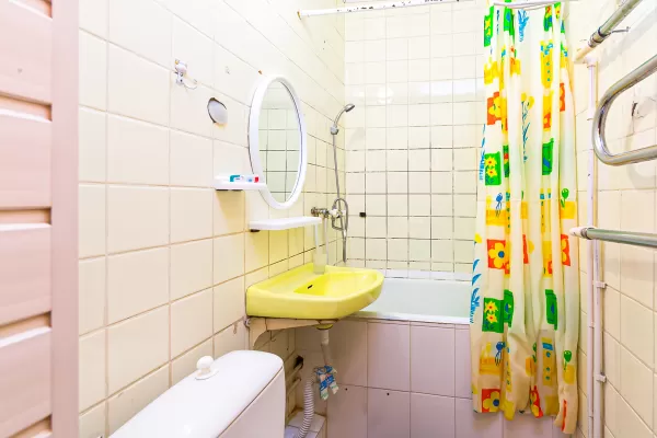 Двухместный однокомнатный номер Стандарт 3-й категории во 2 корпусе в санатории «Здоровье» в г. Железноводске - фотография