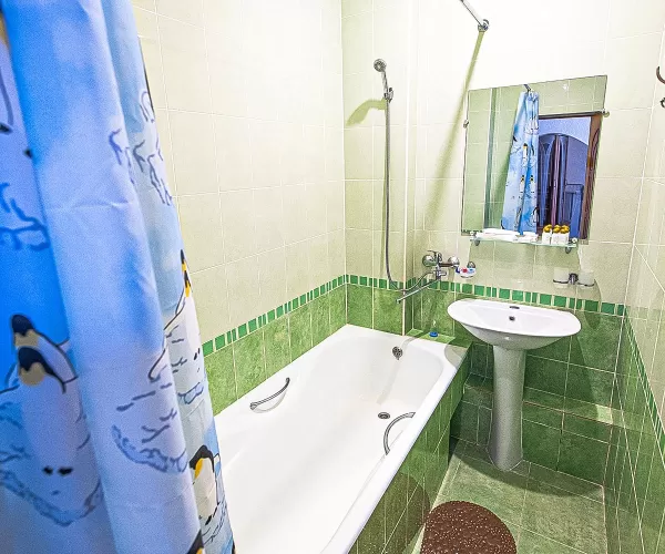 Люкс двухместный двухкомнатный в 1 корпусе в санатории «Здоровье» в г. Железноводске" - фотография