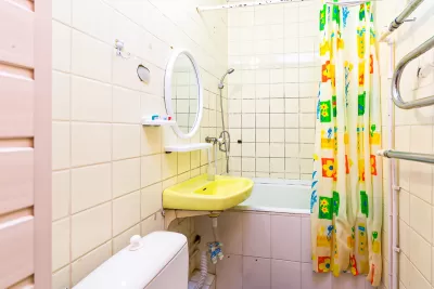 Двухместный однокомнатный номер Стандарт 3-й категории во 2 корпусе в санатории «Здоровье» в г. Железноводске - фотография